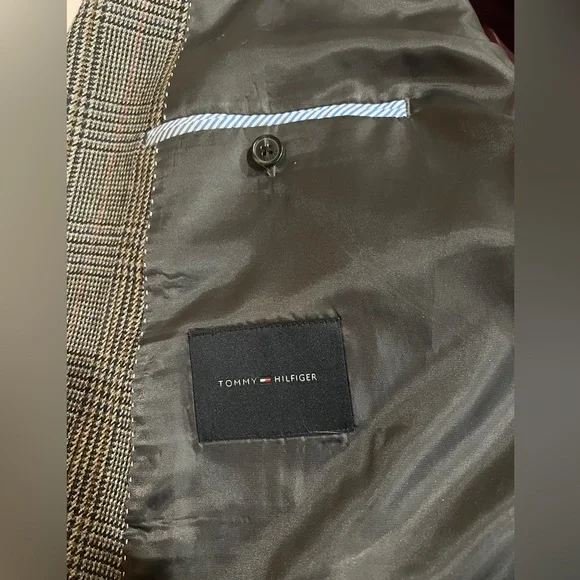 Tommy Hilfiger Classic Gray Plaid Men's Blazer, Sport Coat Jacket - Picture 7 of 16